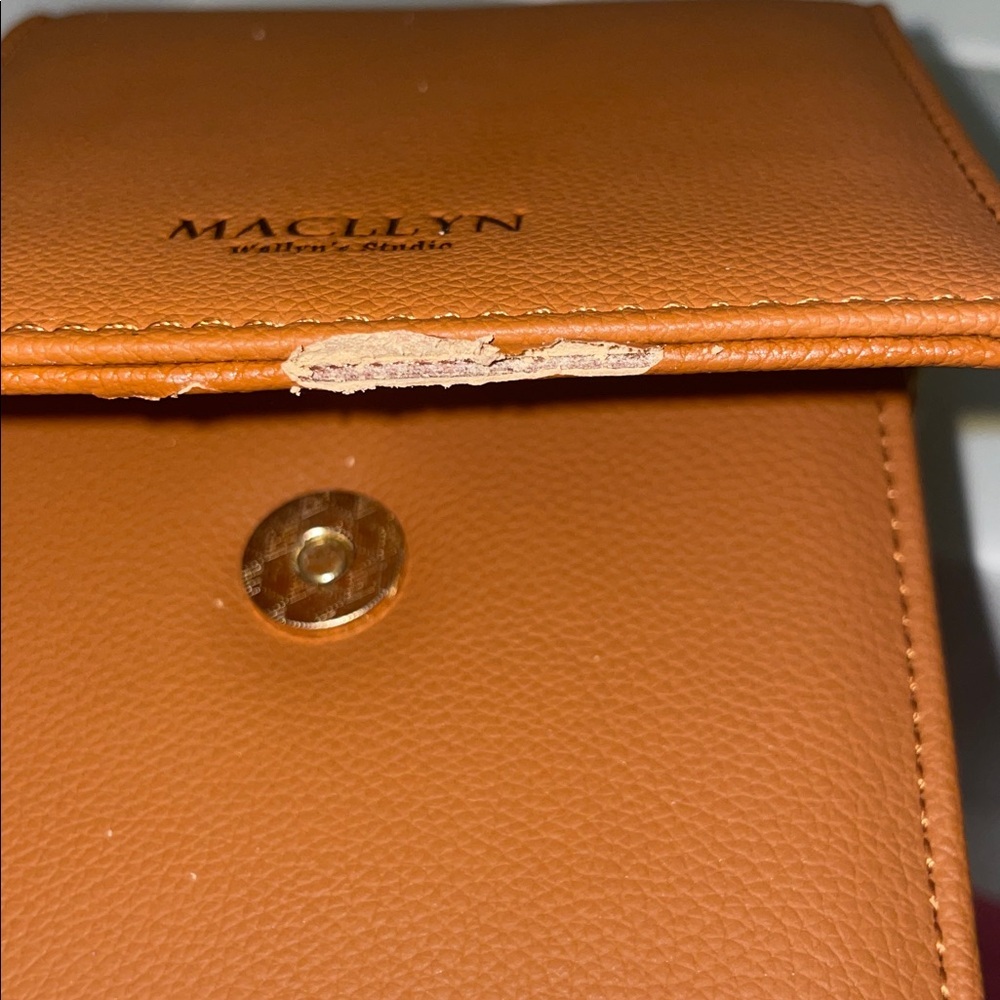 Macllyn Tan Crossbody Bag - Picture 7 of 8
